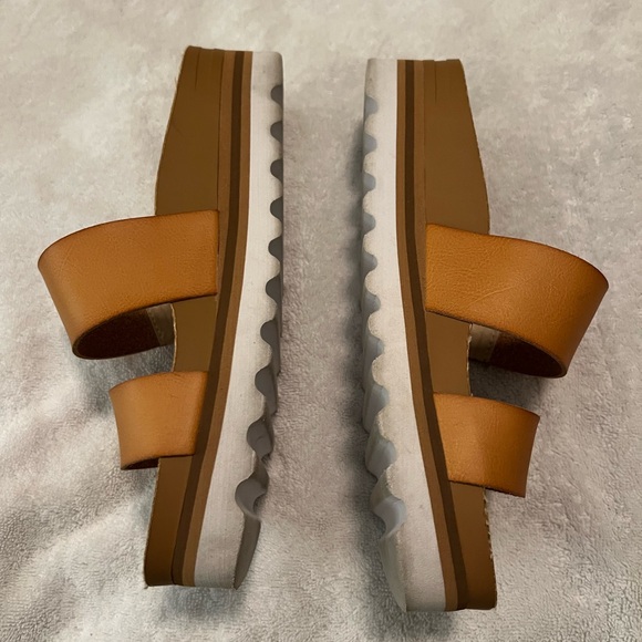 Reef brand sandals - Picture 2 of 4